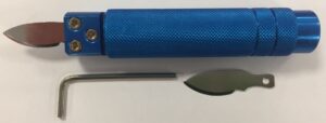Coltello Apricasse. Manico In Alluminio Antiscivolo. 1 Lama Di Ricambio - Watch Case Opener Knife. Non-slip Aluminium Handle + 1 Spare Blade (RR1997)  Watch_main
