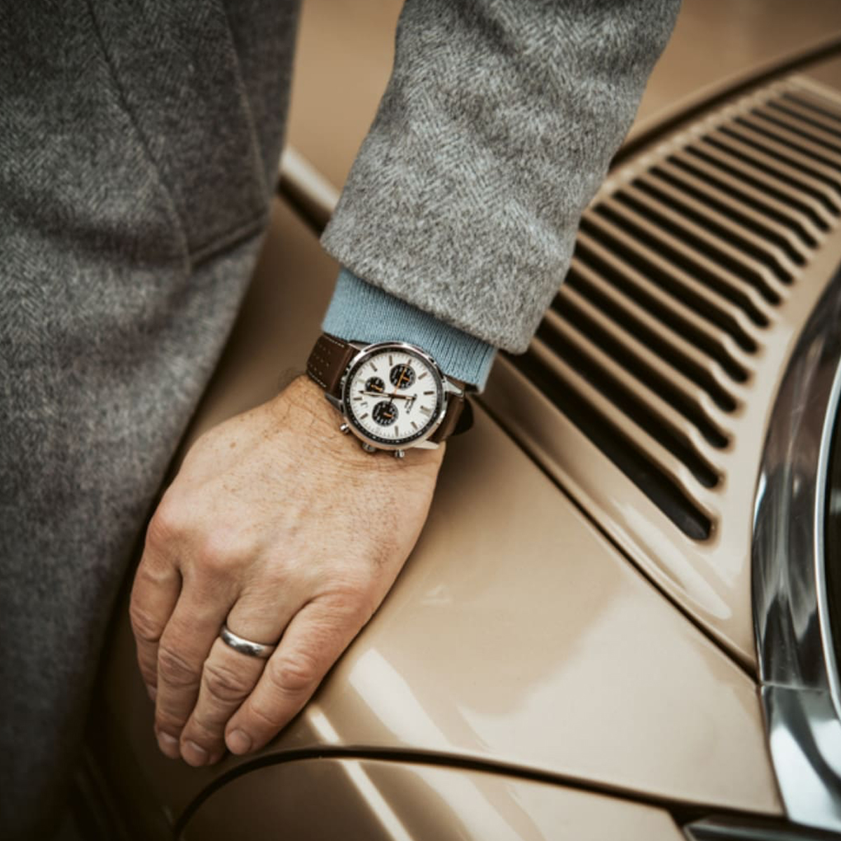 Casio Edifice standard chronograph - champagne (efr-575l-7aef) Men's Watch - Image 3