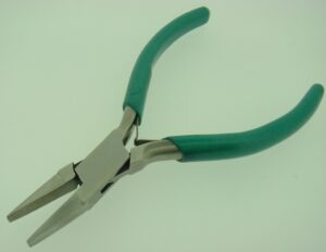 Pinza Becchi Piatti / Flat Nose Pliers (H502)  Watch
