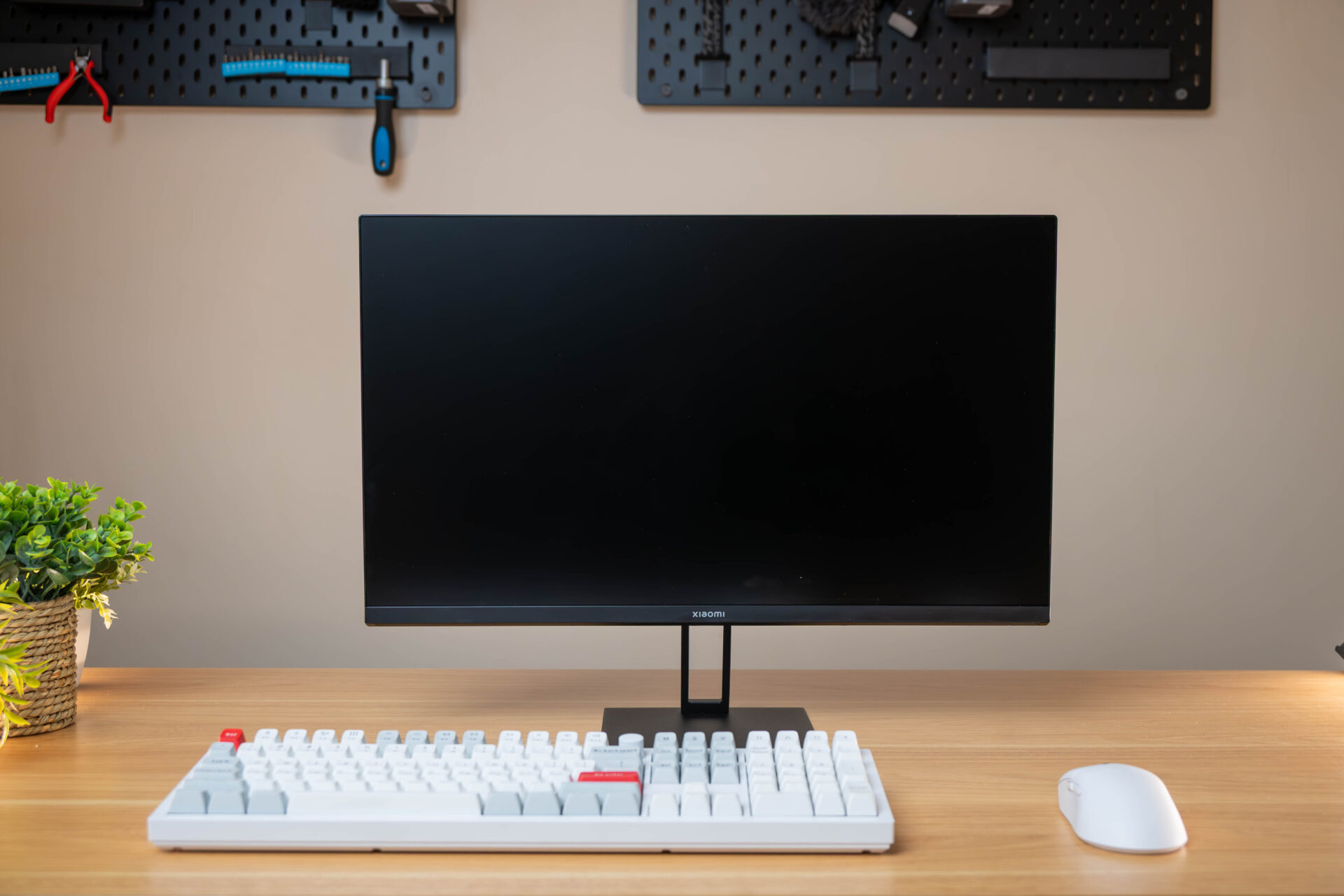 Xiaomi G24i 24" Full HD 1080p IPS Gaming Monitor (180Hz, 1ms, 16:9, HDMI/DP, and AMD FreeSync) - Image 10