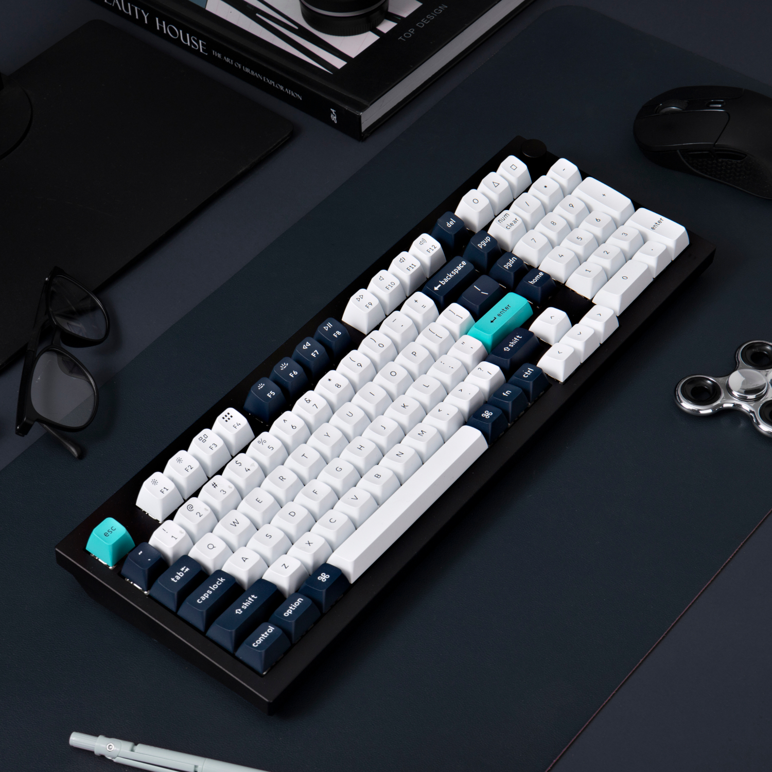 Keychron Q5 Max QMK/VIA Full-size Wireless Custom Mechanical Keyboard (Banana Switches) - Carbon Black - Image 5